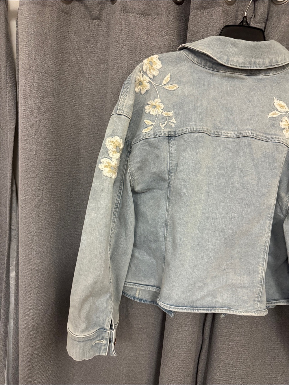 Lane Bryant Light Blue Denim Jacket with White Floral Embroidery - Picture 12 of 15